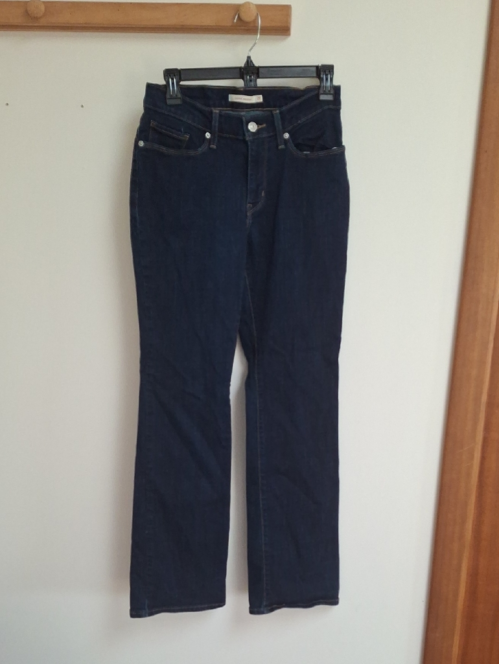 Levi's Classic Boot Cut Dark Wash 27" Waist